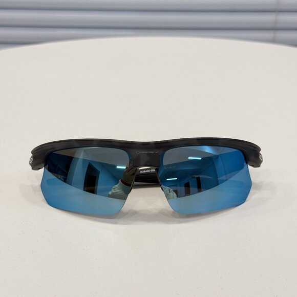 Oakley sunglasses - Picture 1 of 9